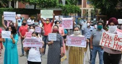 Parents protest outside pvt school in Ambala over levying of annual charges