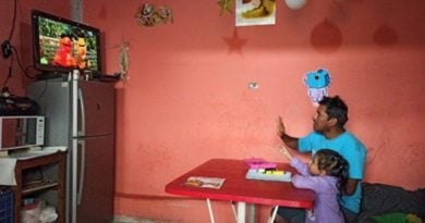 Mexican TV networks to provide home learning for students as schools stay shut