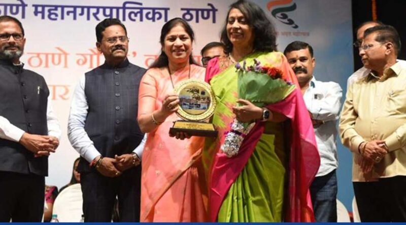 Ms. Revathi Srinivasan - Principal of Smt. Sulochanadevi Singhania School, conferred with Thane Gaurav Award