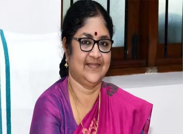 Kerala will no longer offer three-yeardegree courses from next year Higher education minister R Bindu